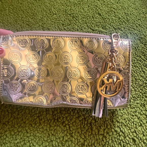 Michael Kors Shiny Gold Wristlet with Charm - Picture 1 of 3